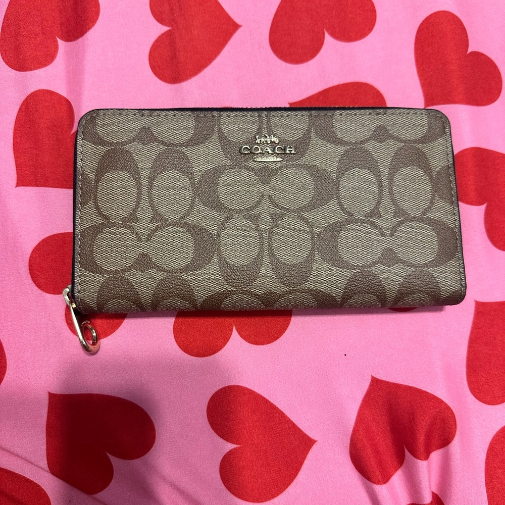 Coach Signature Canvas Long Zip Wallet